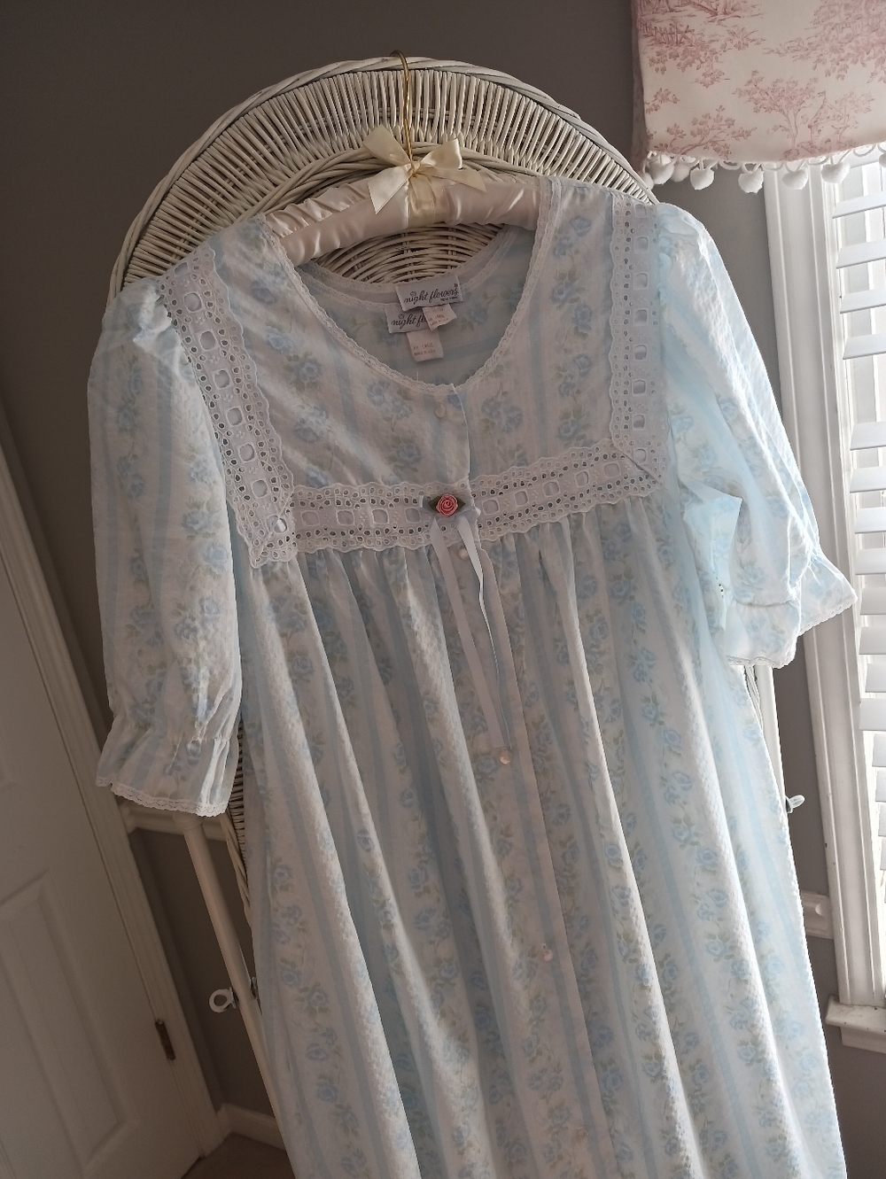 VINTAGE "NIGHT FLOWERS", LONG PEIGNOIR 2 PIECE ENSEMBLE LIKE NEW IN SZ LARGE!